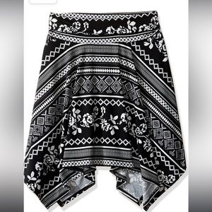 Amy Byer Skirt Girls L Black and White Print Knit Hanky Hem